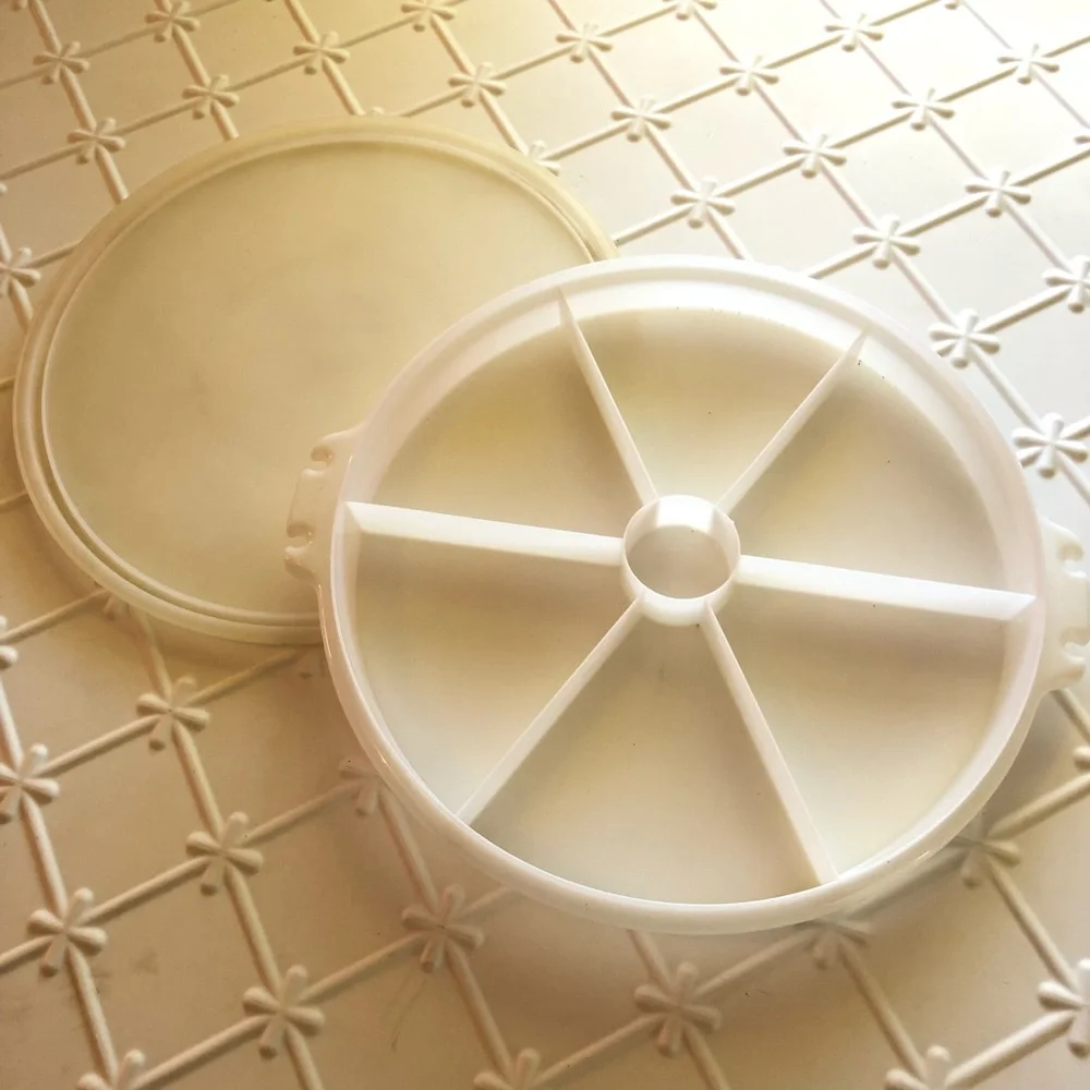 Vintage Tupperware Divided Container - Picture 1 of 3